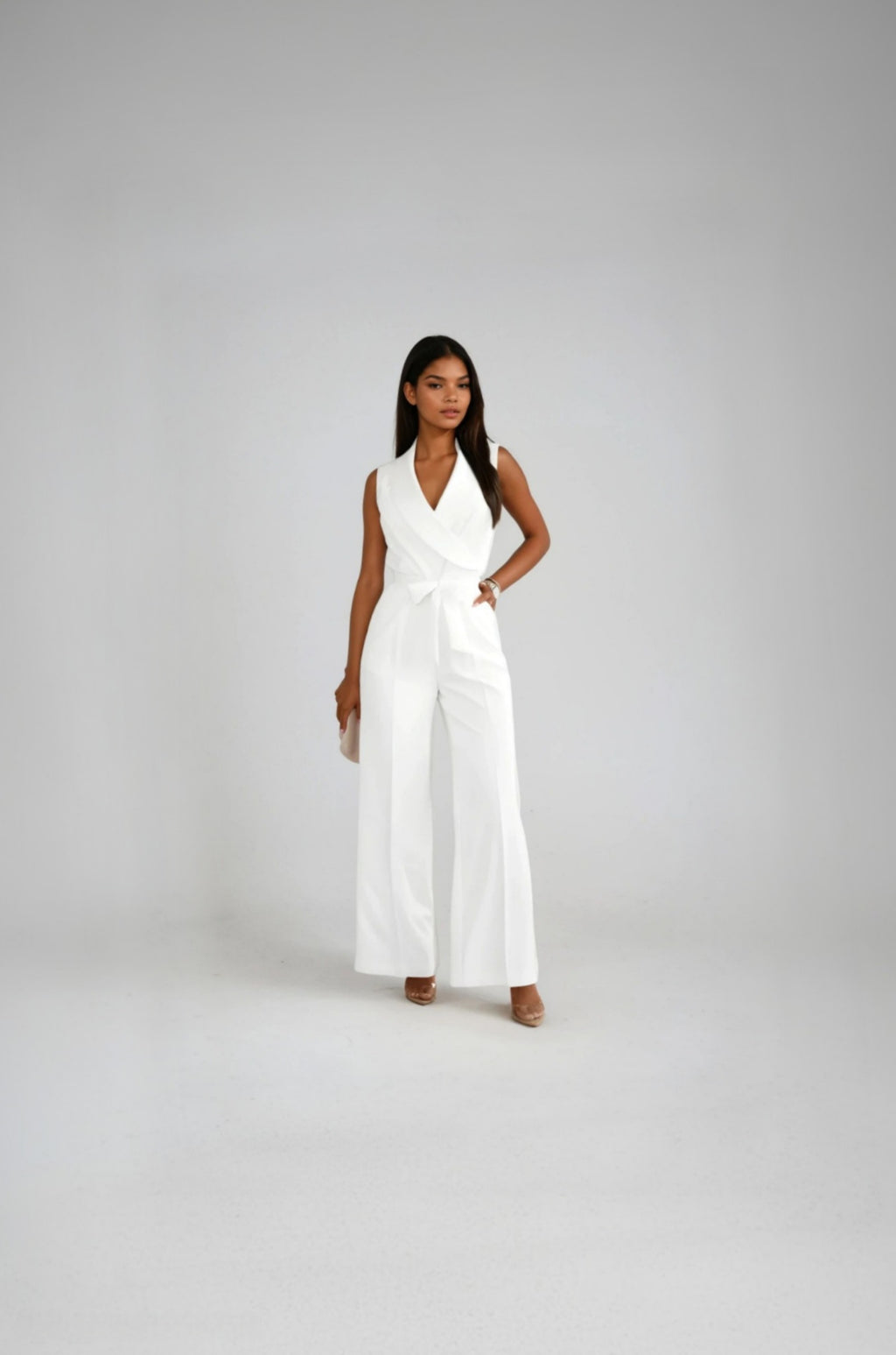 Angela | Ärmelloser Flared-Jumpsuit mit V-Ausschnitt