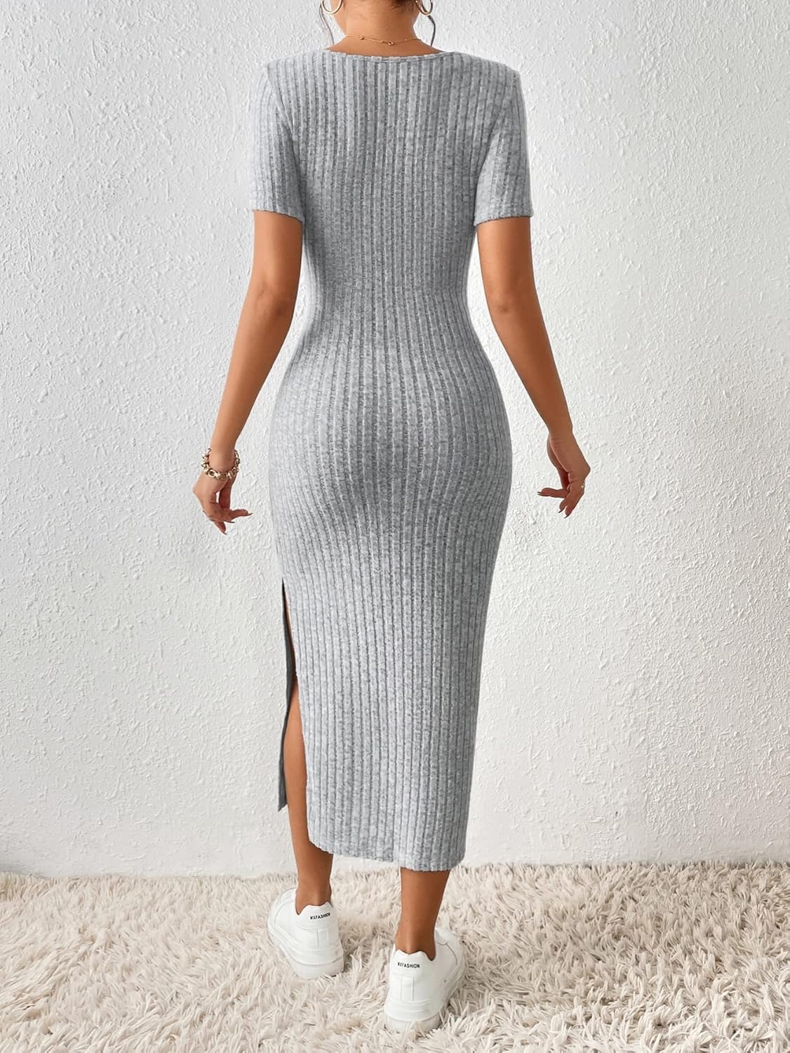 Heike | Figurbetontes Rippenstrick Midikleid mit Modernem Chic
