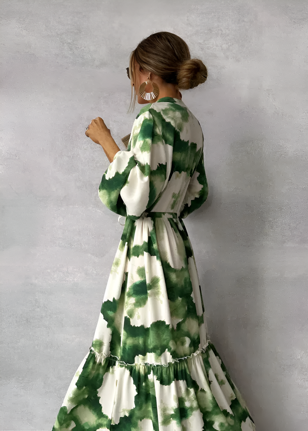 Elina | Grünes Maxikleid – Langarm & V-Ausschnitt