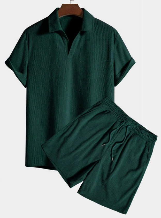 Andreas | Velours-Zweiteiler aus Polo & Shorts