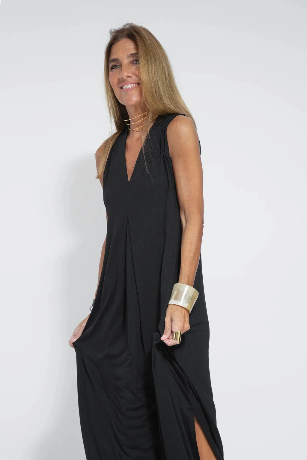 Alisa | Lockeres Maxikleid mit V-Ausschnitt und Seitenschlitz
