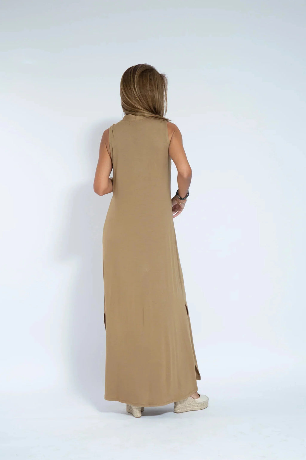 Alisa | Lockeres Maxikleid mit V-Ausschnitt und Seitenschlitz