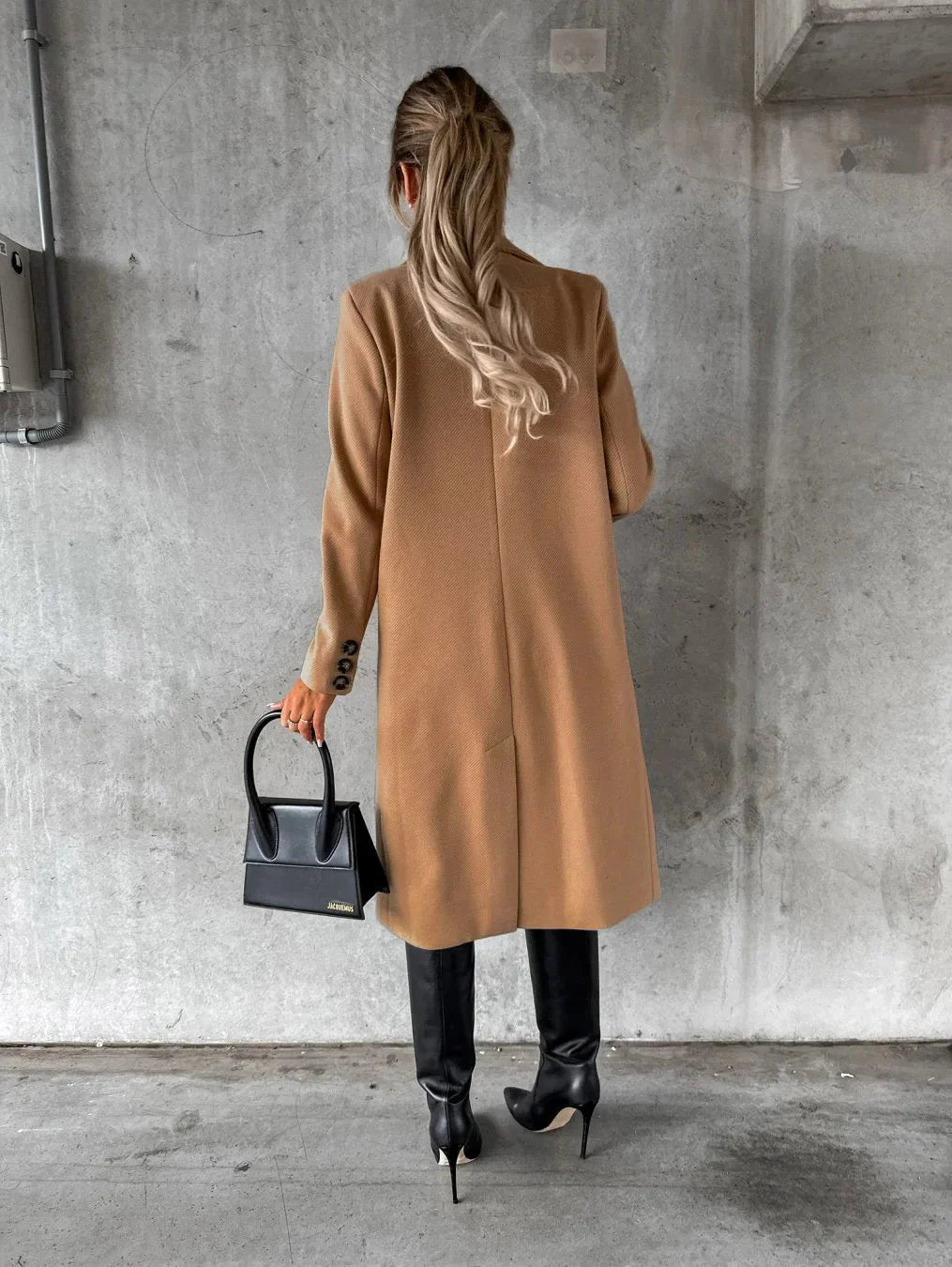 Victoria | Klassischer Wollmantel mit femininer Silhouette