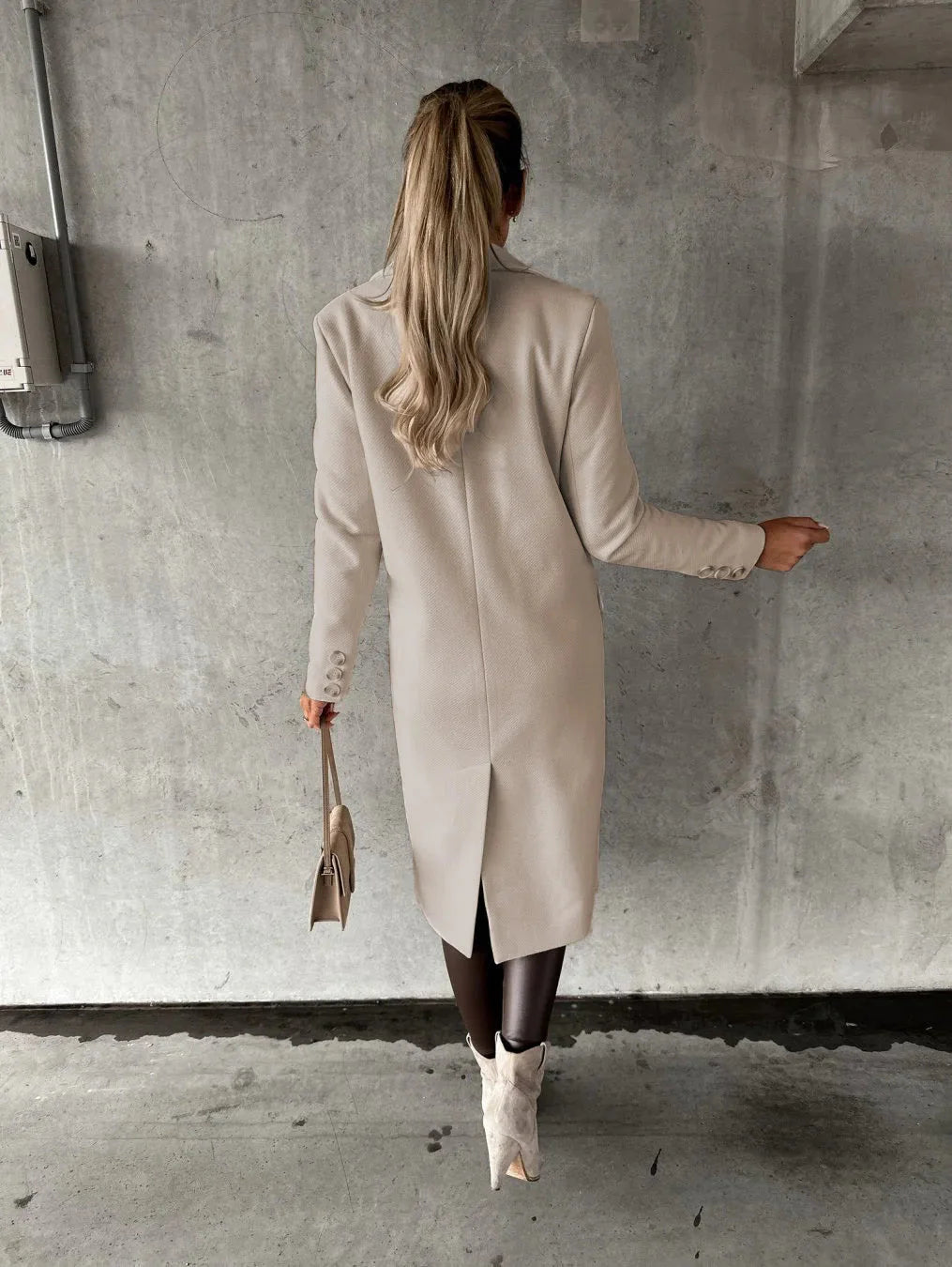 Victoria | Klassischer Wollmantel mit femininer Silhouette